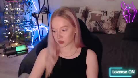 Snapshot of katerinaxvold chatting on 10.08.25 Lisa online show from 10.08.25