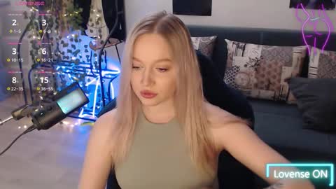 Snapshot of katerinaxvold chatting on 10.18.25 Lisa online show from 10.18.25