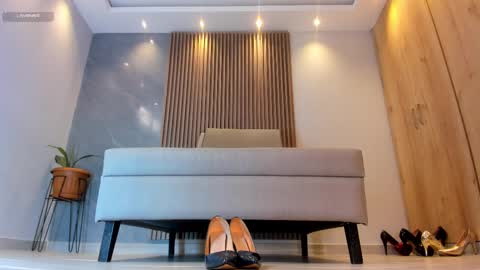 Snapshot of katherinlevinee chatting on 03.02.25 KatherinLevinee online show from 03.02.25