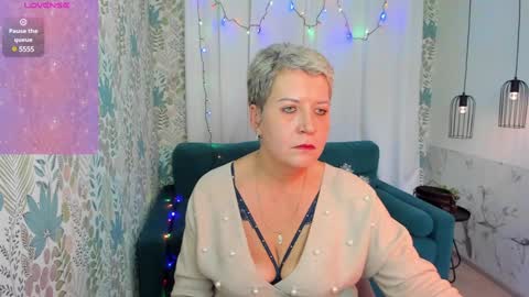 Snapshot of kathy_sunn chatting on 12.28.24 Kathy online show from 12.28.24