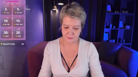 Snapshot of kathy_sunn chatting on 02.10.25 Kathy online show from 02.10.25
