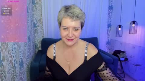 Snapshot of kathy_sunn chatting on 02.11.25 Kathy online show from 02.11.25