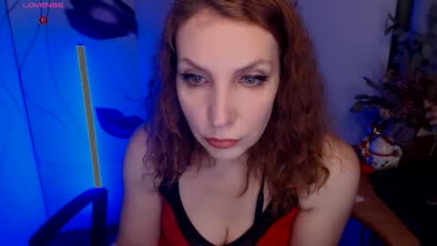 Snapshot of katiejohanson chatting on 11.19.25 Katie online show from 11.19.25