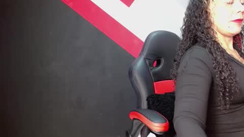 Katiuska online show from 12.04.25