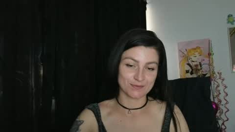 Snapshot of katlopez19 chatting on 10.08.25 katalina online show from 10.08.25