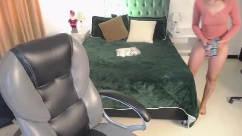 Snapshot of katnia_and_marcuz chatting on 12.05.24 Katnia and Marcuz online show from 12.05.24