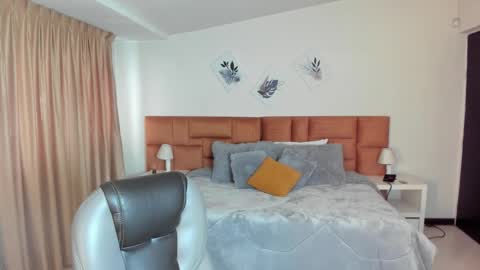 Snapshot of katnia_and_marcuz chatting on 09.17.25 Katnia and Marcuz online show from 09.17.25