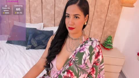 Snapshot of katrina_baurii chatting on 12.28.24 katrina online show from 12.28.24