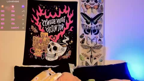 Snapshot of katrinaa_ricci chatting on 11.14.25 Katrina Ricci online show from 11.14.25