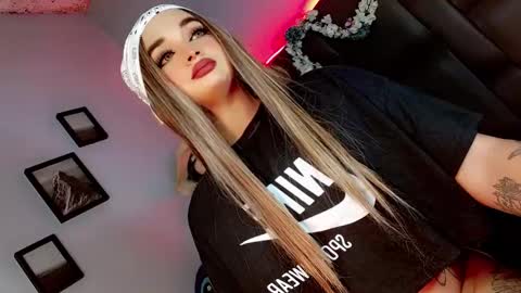 Snapshot of kattie_sweet_ chatting on 10.02.25 kattie_sweet_ online show from 10.02.25