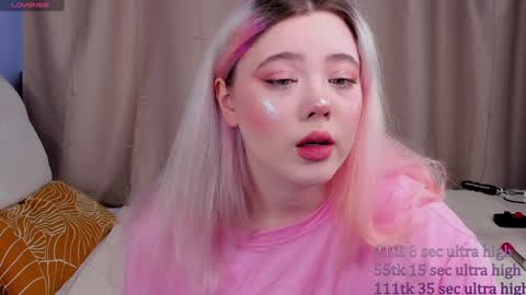 Snapshot of kawaii_yuki chatting on 01.25.25 Yuki  online show from 01.25.25