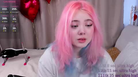 Snapshot of kawaii_yuki chatting on 02.11.25 Yuki  online show from 02.11.25