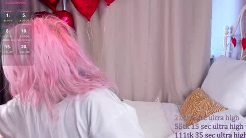 Snapshot of kawaii_yuki chatting on 02.14.25 Yuki  online show from 02.14.25