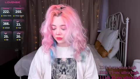 Snapshot of kawaii_yuki chatting on 03.08.25 Yuki  online show from 03.08.25