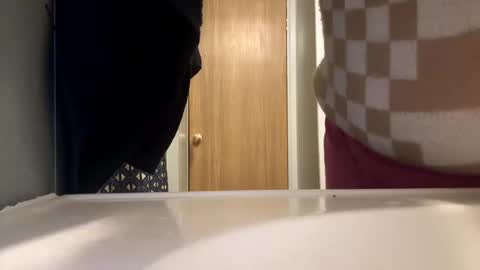 Snapshot of kay_la chatting on 10.18.25 kay_la online show from 10.18.25