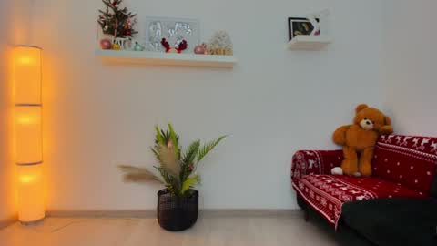 Snapshot of kaya_kiss chatting on 12.29.24 Kaya online show from 12.29.24