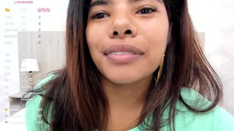 Snapshot of kaya_taraji chatting on 02.08.25 online show from 02.08.25