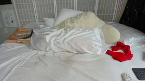 Snapshot of kaylacruise chatting on 12.30.24 Kayla Cruise online show from 12.30.24