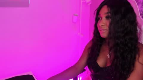 Snapshot of kaylaprince_ chatting on 11.05.25 kaylaprince_ online show from 11.05.25