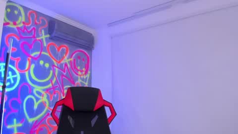 Snapshot of kayle______ chatting on 12.17.24 INSTAjohedija online show from 12.17.24