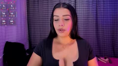 Snapshot of kayleemorales chatting on 09.18.25 Kaylee online show from 09.18.25