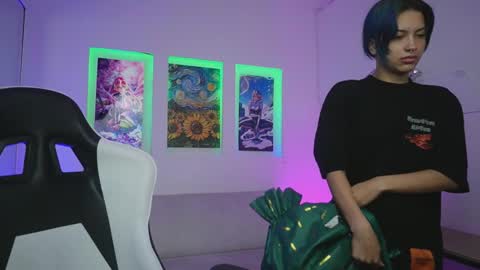 Kayra online show from 10.30.25