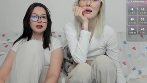 Snapshot of kebesheska chatting on 12.16.24 Seb Polly Roxy Jonny online show from 12.16.24