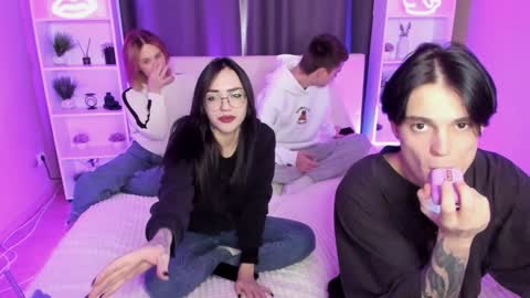 Snapshot of kebesheska chatting on 01.27.25 Seb Polly Roxy Jonny online show from 01.27.25