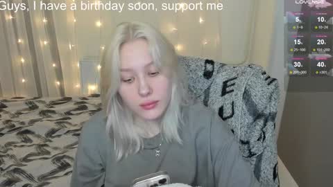 Snapshot of kebesheska chatting on 02.05.25 Seb Polly Roxy Jonny online show from 02.05.25