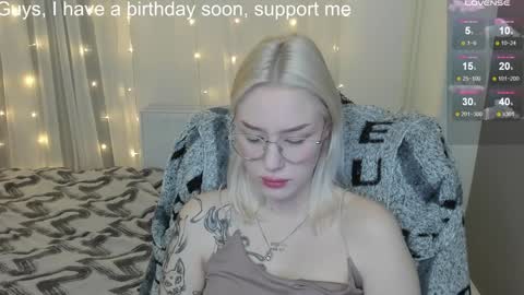 Snapshot of kebesheska chatting on 02.09.25 Seb Polly Roxy Jonny online show from 02.09.25