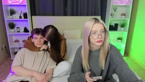 Snapshot of kebesheska chatting on 02.09.25 Seb Polly Roxy Jonny online show from 02.09.25