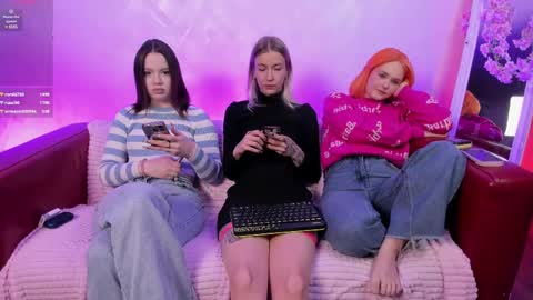 Snapshot of kebesheska chatting on 03.04.25 Seb Polly Roxy Jonny online show from 03.04.25