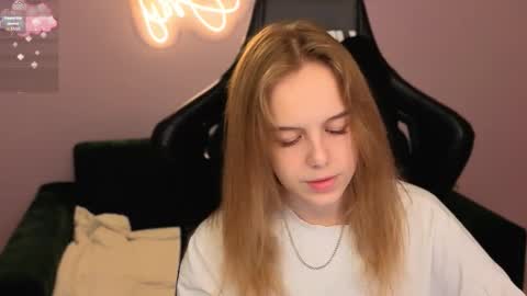 Snapshot of kebesheska chatting on 09.27.25 Seb Polly Roxy Jonny online show from 09.27.25