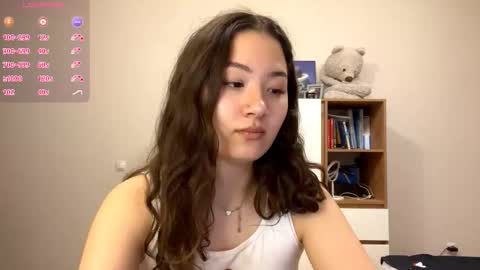 Snapshot of kelikurtulus chatting on 11.18.25 Kely online show from 11.18.25