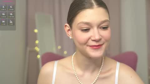 Snapshot of kelly_ember chatting on 10.10.25 KELLY online show from 10.10.25