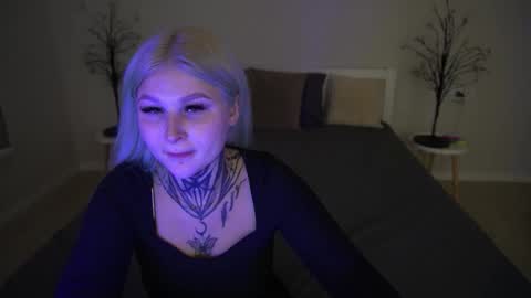 Snapshot of kellybabbe chatting on 10.05.25 Kelly online show from 10.05.25