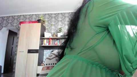 Snapshot of kellymorgan_ chatting on 10.30.25 Monday - Friday  08 am - 3 pm GMT 3 online show from 10.30.25