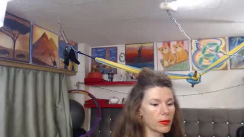 kelly online show from 10.18.25