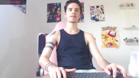 Snapshot of kendall_ros chatting on 12.18.24 kendall ross online show from 12.18.24