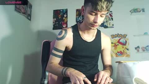 Snapshot of kendall_ros chatting on 12.31.24 kendall ross online show from 12.31.24