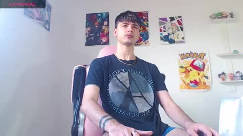 Snapshot of kendall_ros chatting on 01.11.25 kendall ross online show from 01.11.25