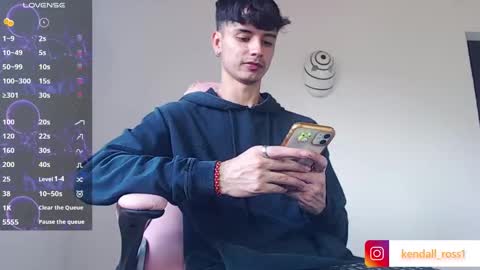 Snapshot of kendall_ros chatting on 09.22.25 kendall ross online show from 09.22.25