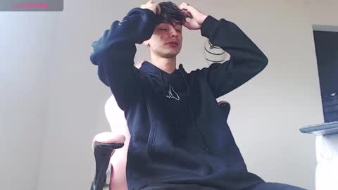 Snapshot of kendall_ros chatting on 10.16.25 kendall ross online show from 10.16.25