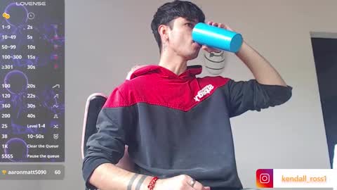 Snapshot of kendall_ros chatting on 10.30.25 kendall ross online show from 10.30.25