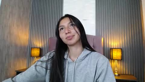 Snapshot of kendall_saenz chatting on 03.05.25 kendall_saenz online show from 03.05.25