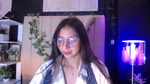 Snapshot of kendall_saenz chatting on 09.30.25 kendall_saenz online show from 09.30.25