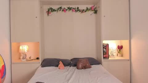 Snapshot of kendallrosse1 chatting on 10.11.25 Kendal online show from 10.11.25