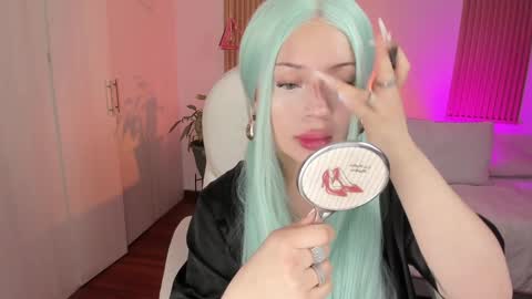 Kendall  online show from 11.17.25