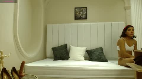 kendra_lux1 online show from 09.25.25