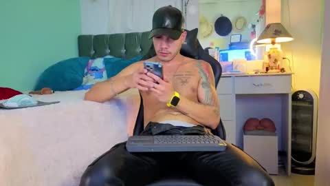 Snapshot of kenfenty chatting on 10.18.25 Chriss Morales online show from 10.18.25